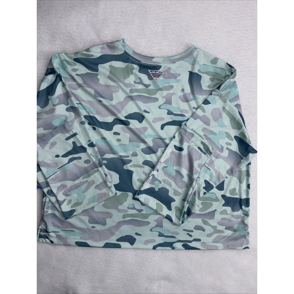 Columbia Women's Long Sleeve Camo Tee in Light Green and Gray - Picture 7 of 8